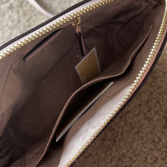 Michael Kors cross body - Picture 4 of 7